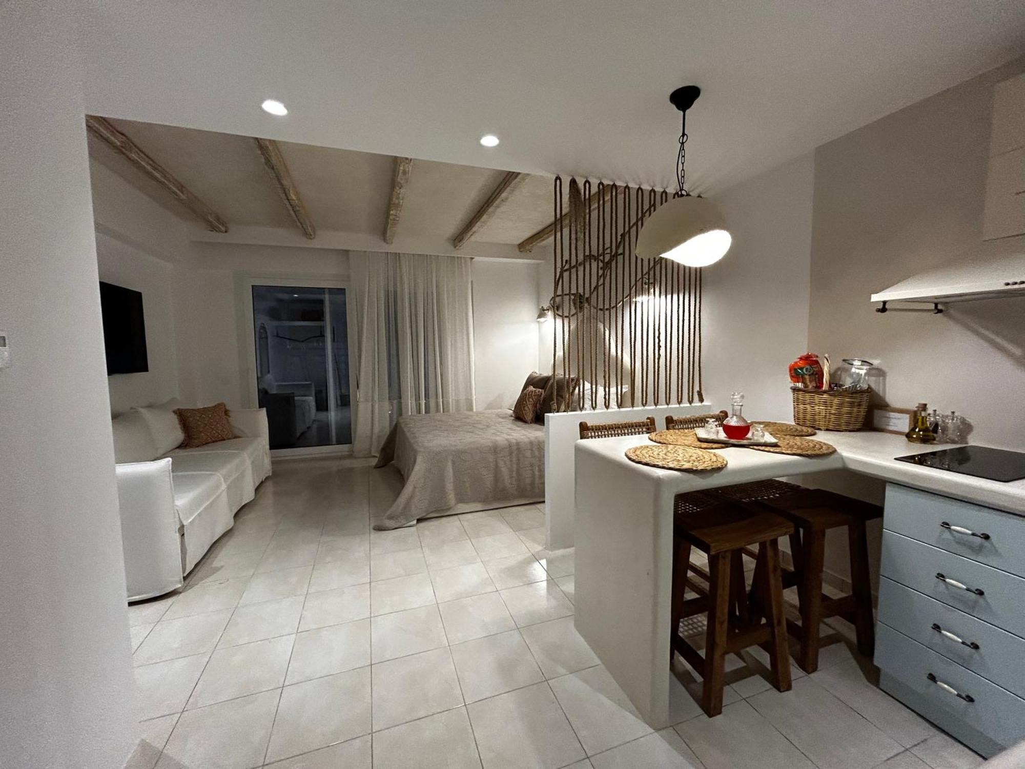Calliopes By The Sea Boutique Suites Paralia Dionysiou Exterior foto